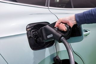 Vědci našli způsob, jak nabít elektromobil během 10 minut - Novinky